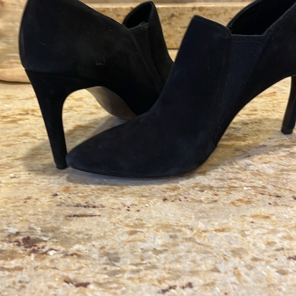 Cole Haan Grand Os black stiletto suede bootie, size 8B excellent condition - Picture 4 of 4